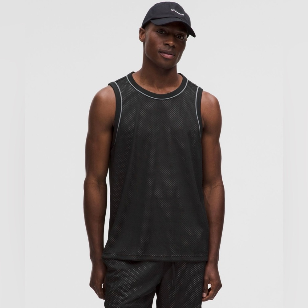Lululemon Double Layered reversible Mesh Tank Top Black/Vapor (L)Brand new.